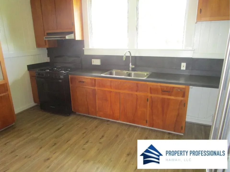 3 Bed 1 Bath Modern Contemporary Residence in Hilo, HI - 3