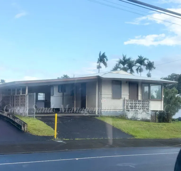 3 Bed 1 Bath Modern Contemporary Residence in Hilo, HI