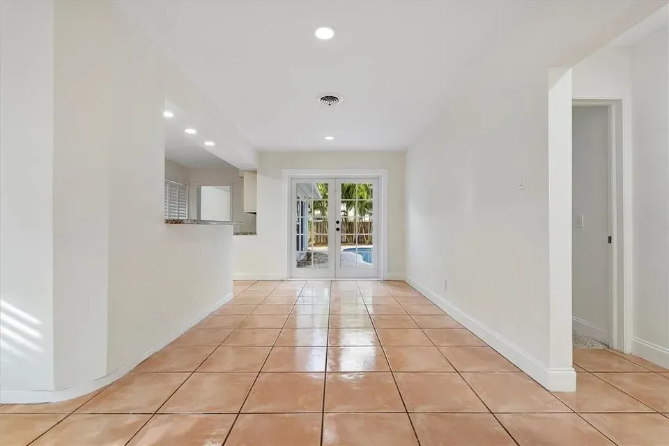 3 Bed 1 Bath Modern Contemporary Residence in Hollywood, FL - 5