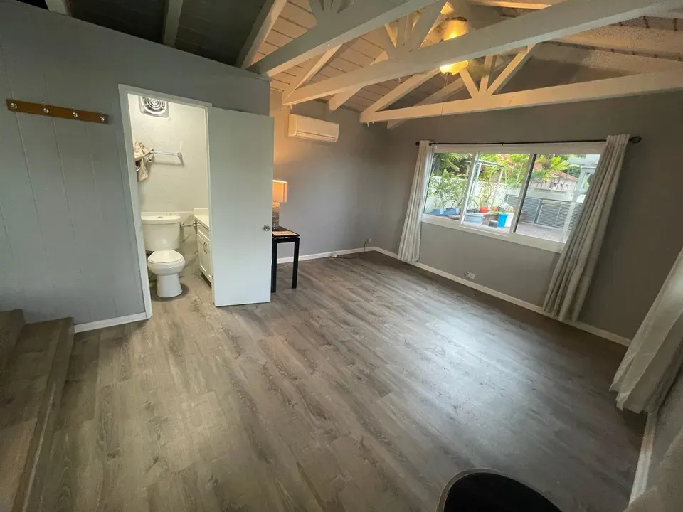 3 Bed 1 Bath Modern Contemporary Residence in Honolulu, HI - 5