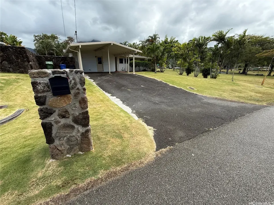 3 Bed 1 Bath Modern Contemporary Residence in Kailua, HI - 1