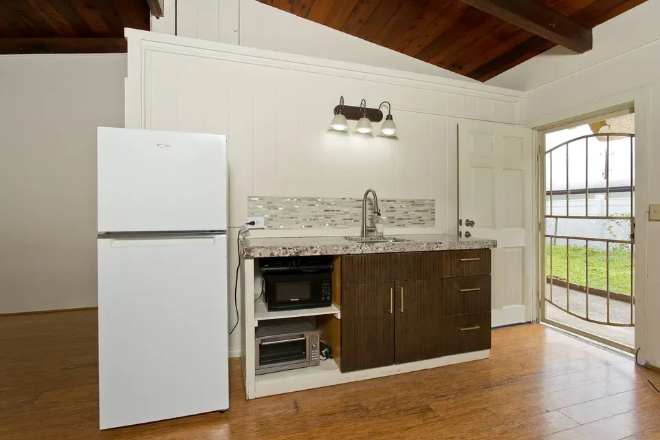 3 Bed 1 Bath Modern Contemporary Residence in Kailua, HI - 2