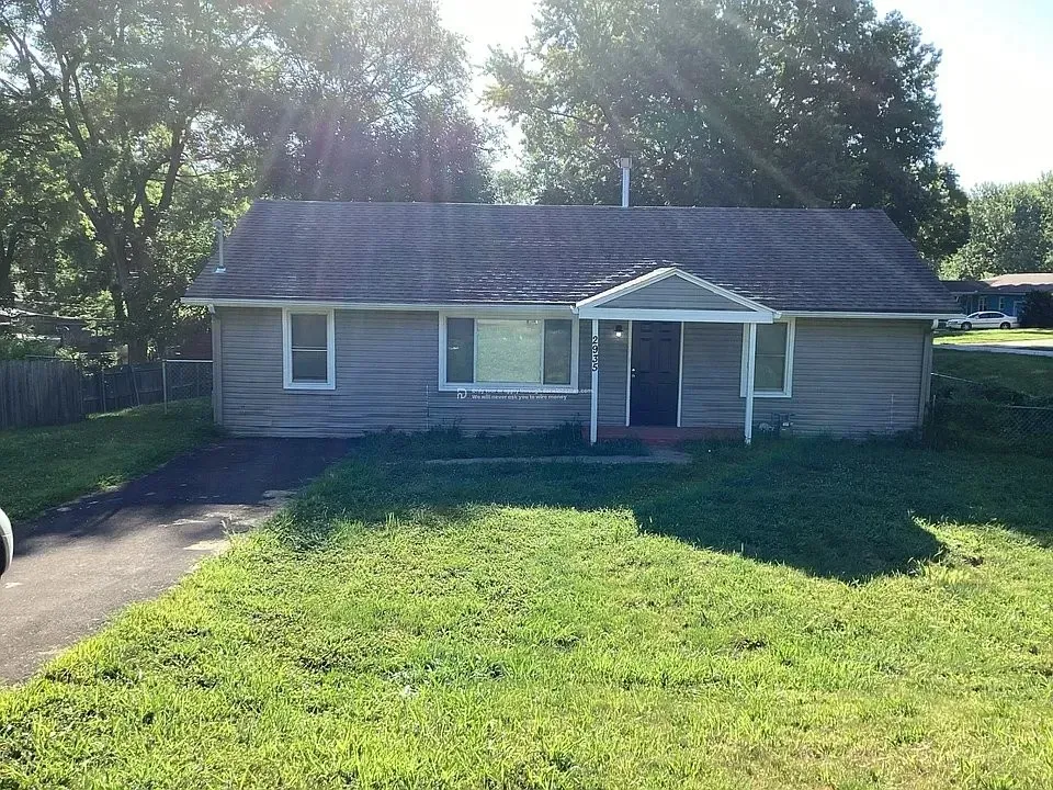 3 Bed 1 Bath Modern Contemporary Residence in Kansas City, KS - 1