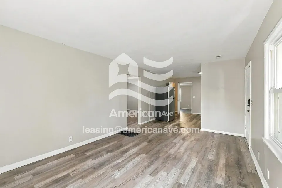 3 Bed 1 Bath Modern Contemporary Residence in Kansas City, KS - 4