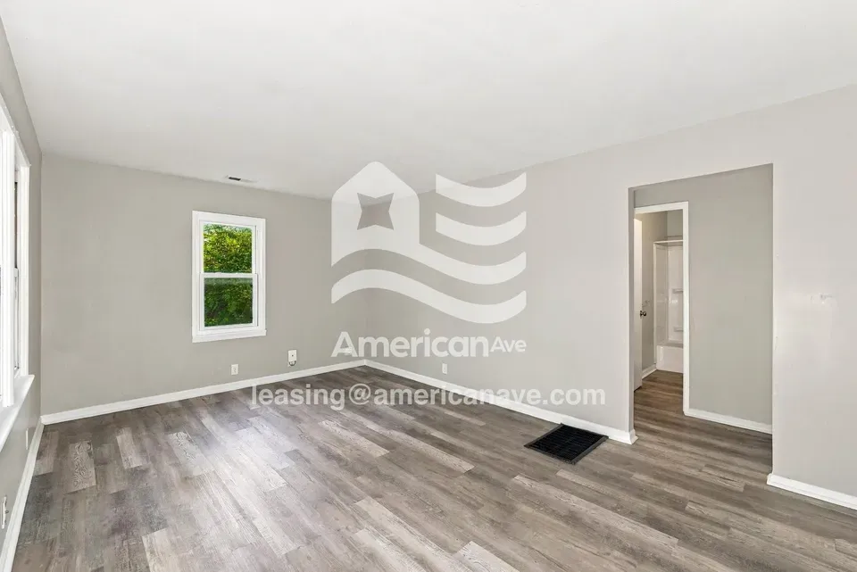 3 Bed 1 Bath Modern Contemporary Residence in Kansas City, KS - 5