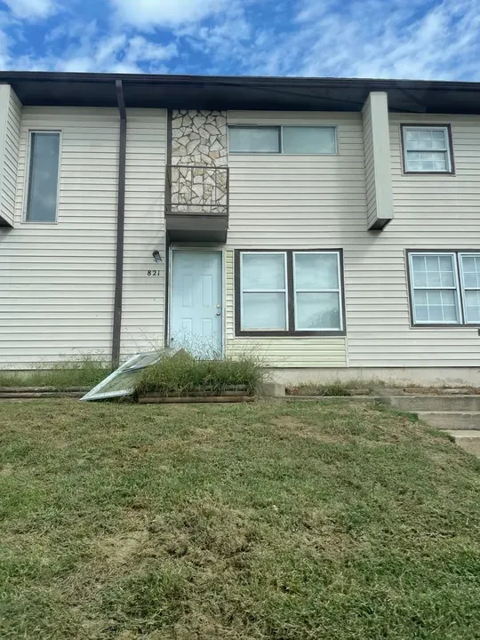 3 Bed 1 Bath Modern Contemporary Residence in Kansas City, KS - 1