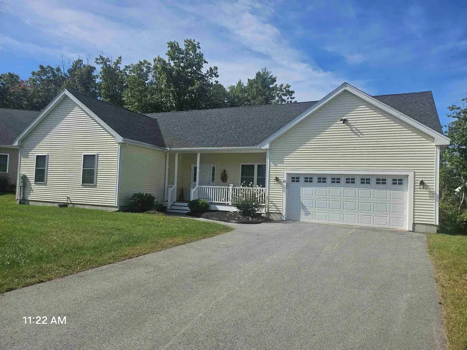 3 Bed 1 Bath Modern Contemporary Residence in Manchester, NH