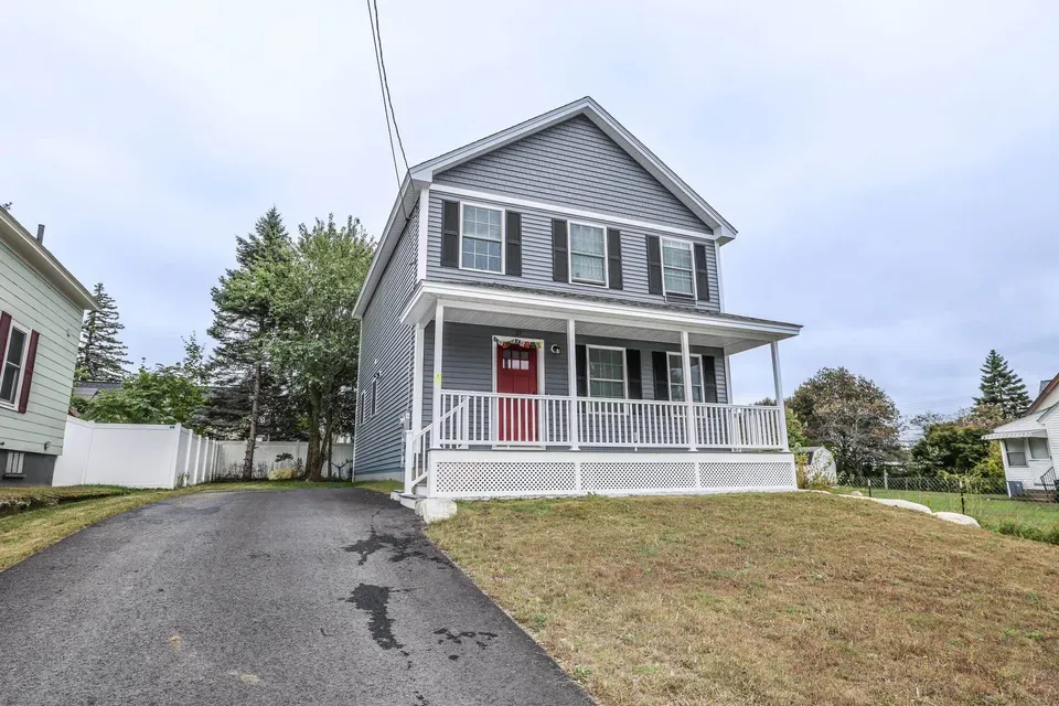 3 Bed 1 Bath Modern Contemporary Residence in Manchester, NH - 1