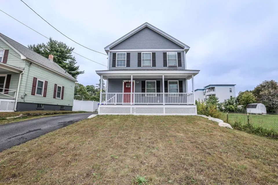 3 Bed 1 Bath Modern Contemporary Residence in Manchester, NH - 3