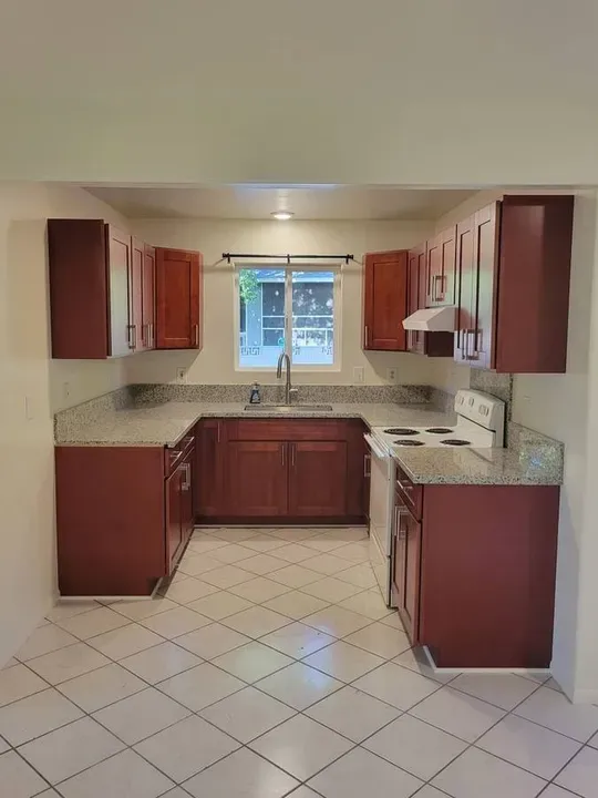 3 Bed 1 Bath Modern Contemporary Residence in Maui, HI