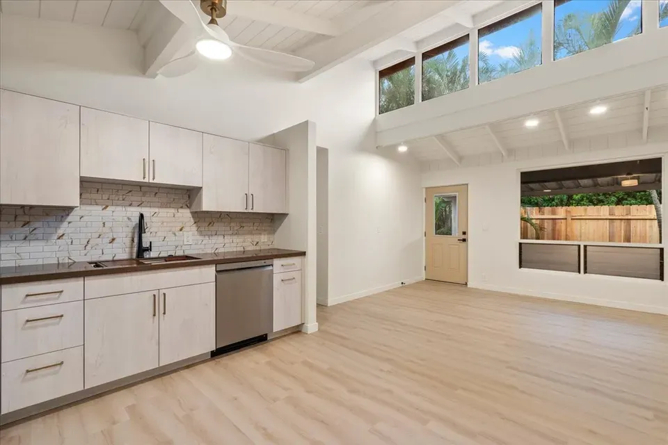 3 Bed 1 Bath Modern Contemporary Residence in Maui, HI - 1