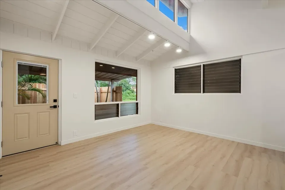 3 Bed 1 Bath Modern Contemporary Residence in Maui, HI - 2