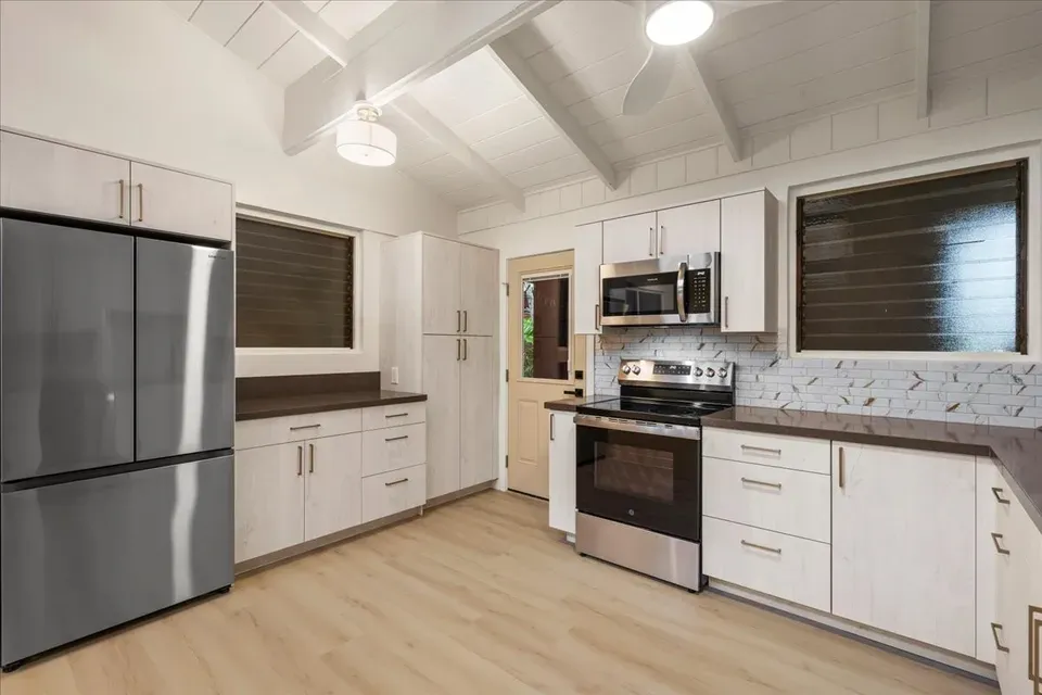 3 Bed 1 Bath Modern Contemporary Residence in Maui, HI - 4