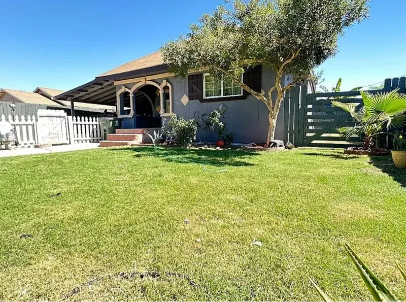 3 Bed 1 Bath Modern Contemporary Residence in Modesto, CA