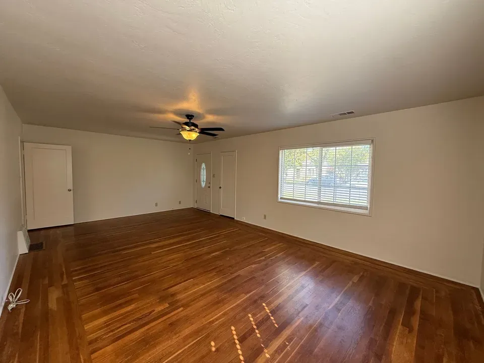 3 Bed 1 Bath Modern Contemporary Residence in Modesto, CA - 5