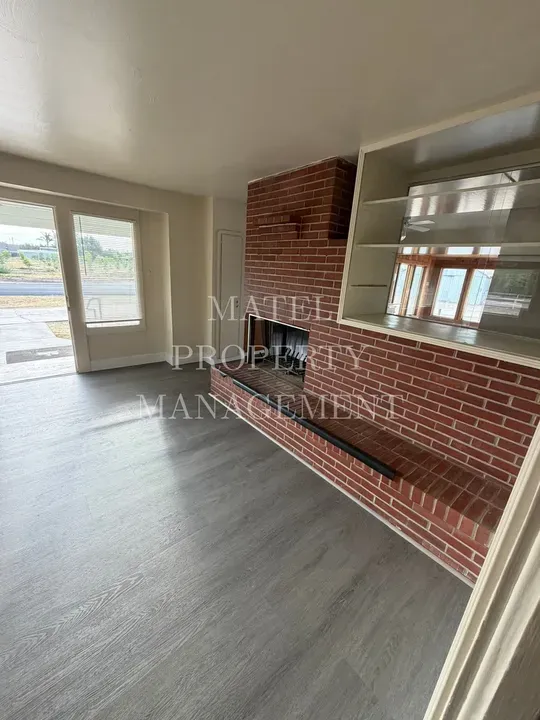 3 Bed 1 Bath Modern Contemporary Residence in Modesto, CA - 5