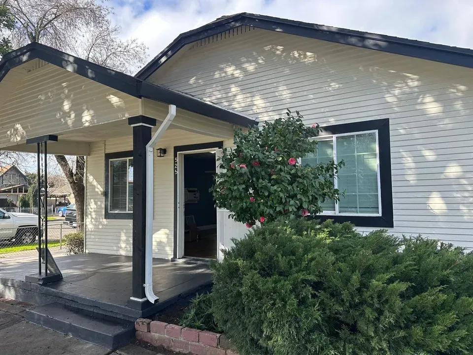 3 Bed 1 Bath Modern Contemporary Residence in Modesto, CA