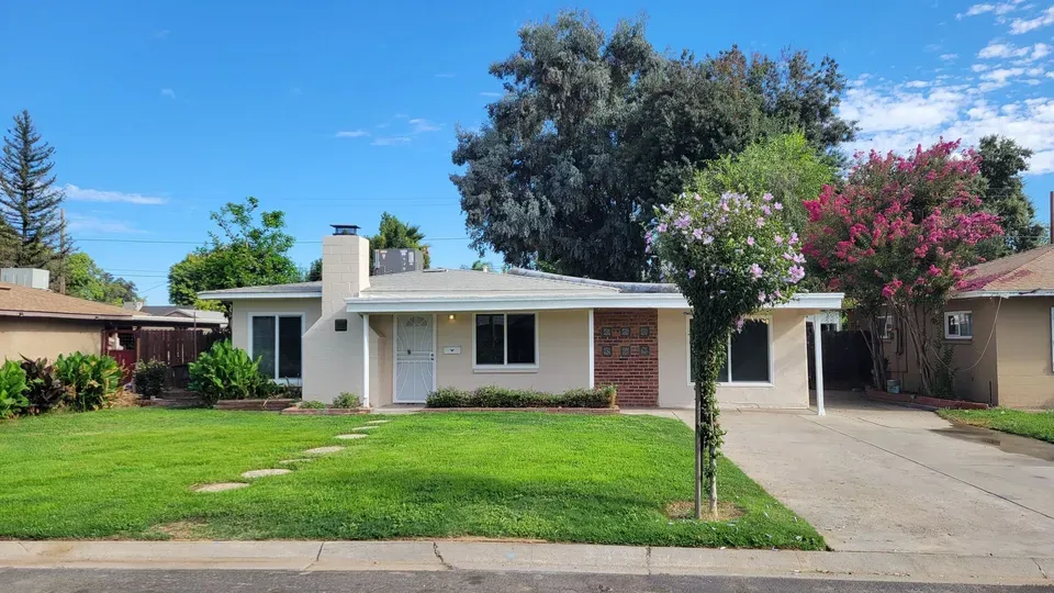 3 Bed 1 Bath Modern Contemporary Residence in Modesto, CA - 2