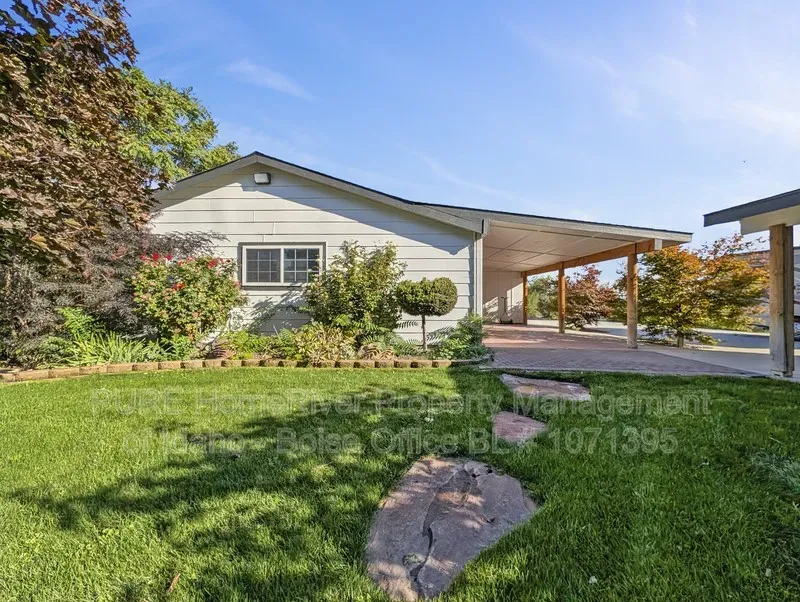 3 Bed 1 Bath Modern Contemporary Residence in Nampa, ID - 1