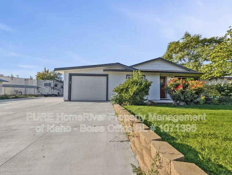 3 Bed 1 Bath Modern Contemporary Residence in Nampa, ID - 2