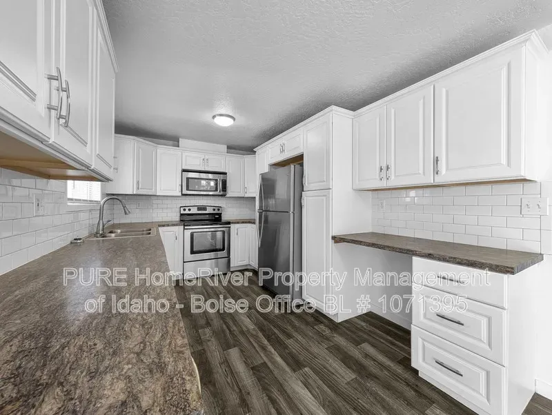 3 Bed 1 Bath Modern Contemporary Residence in Nampa, ID - 4