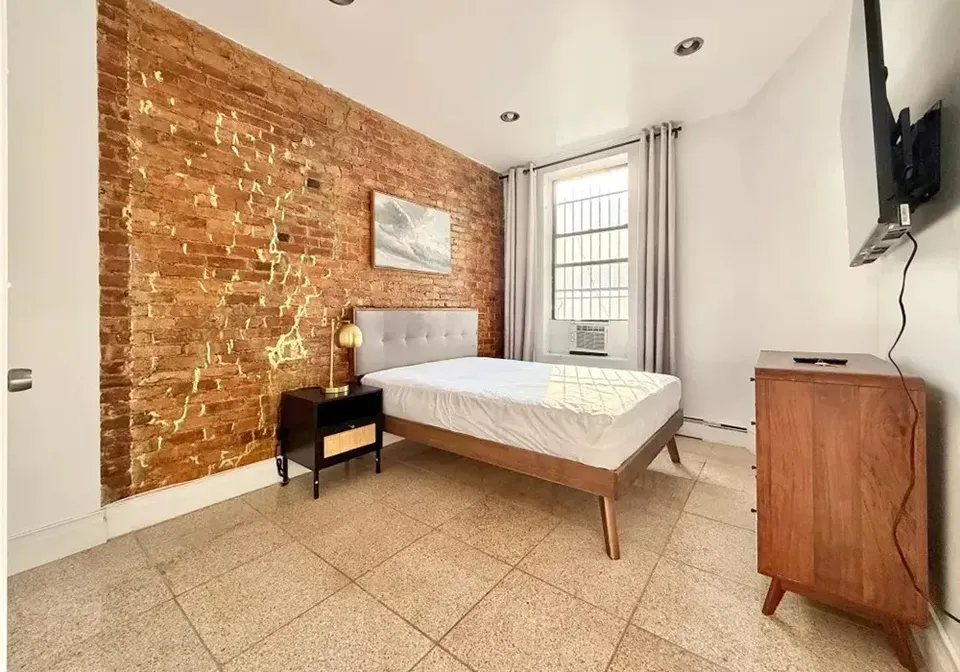 3 Bed 1 Bath Modern Contemporary Residence in New York, NY - 2