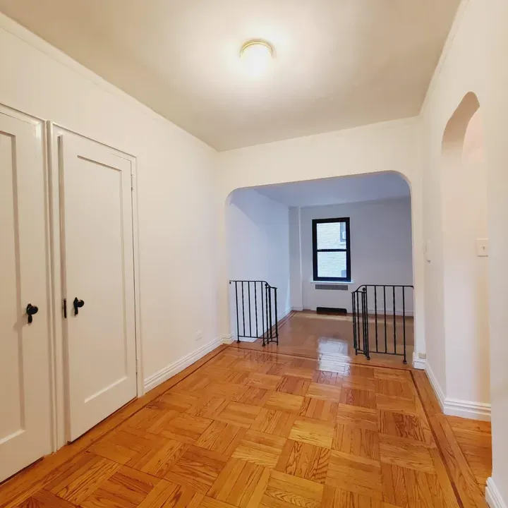 3 Bed 1 Bath Modern Contemporary Residence in New York, NY - 1