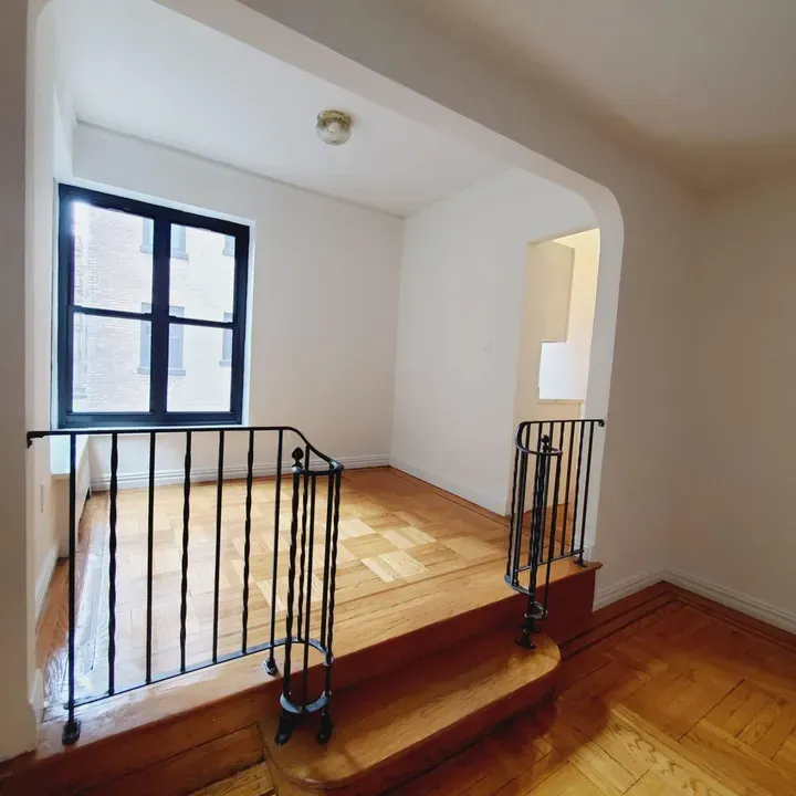 3 Bed 1 Bath Modern Contemporary Residence in New York, NY - 2