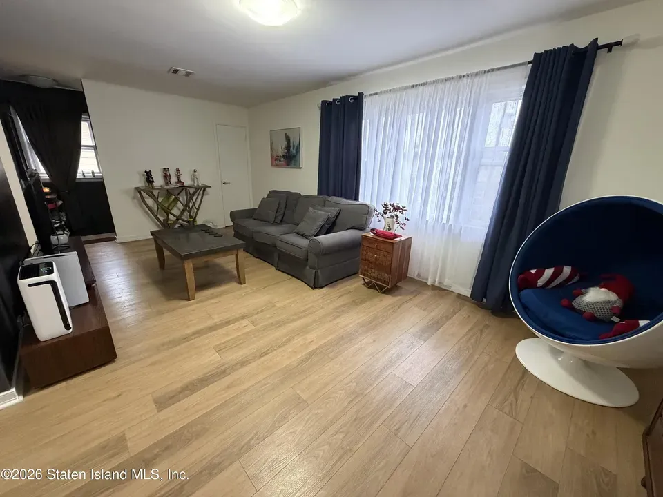 3 Bed 1 Bath Modern Contemporary Residence in New York, NY - 4