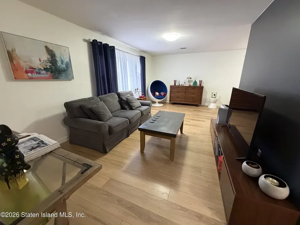 3 Bed 1 Bath Modern Contemporary Residence in New York, NY - 5