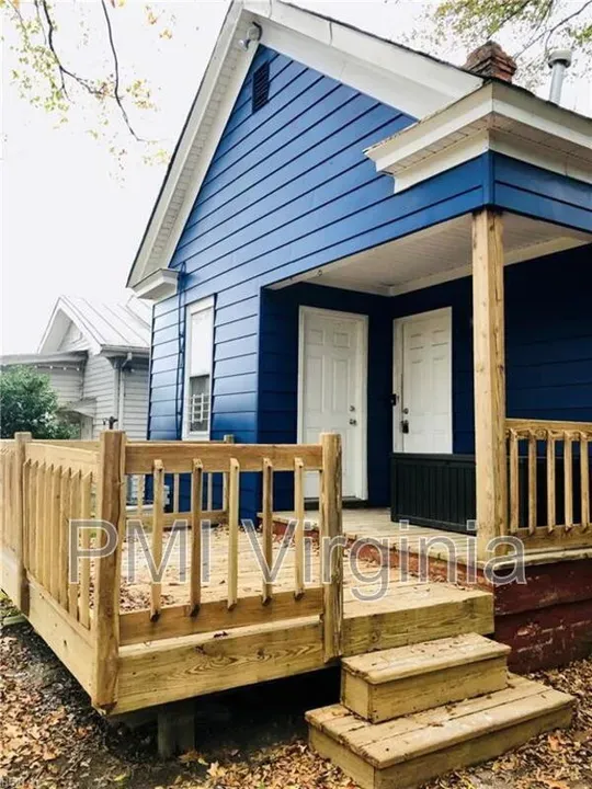 3 Bed 1 Bath Modern Contemporary Residence in Norfolk, VA - 5