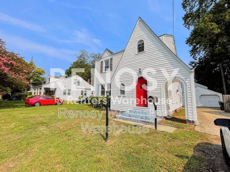 3 Bed 1 Bath Modern Contemporary Residence in Norfolk, VA