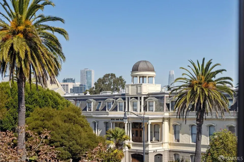 3 Bed 1 Bath Modern Contemporary Residence in San Francisco, CA - 3