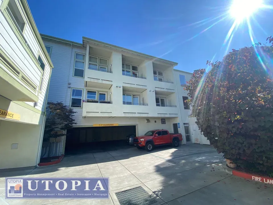 3 Bed 1 Bath Modern Contemporary Residence in Santa Cruz, CA - 1
