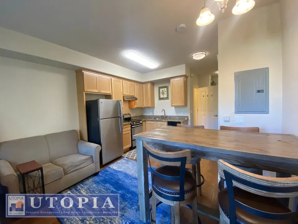 3 Bed 1 Bath Modern Contemporary Residence in Santa Cruz, CA - 4