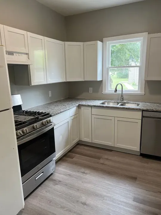 3 Bed 1 Bath Modern Contemporary Residence in Topeka, KS - 2