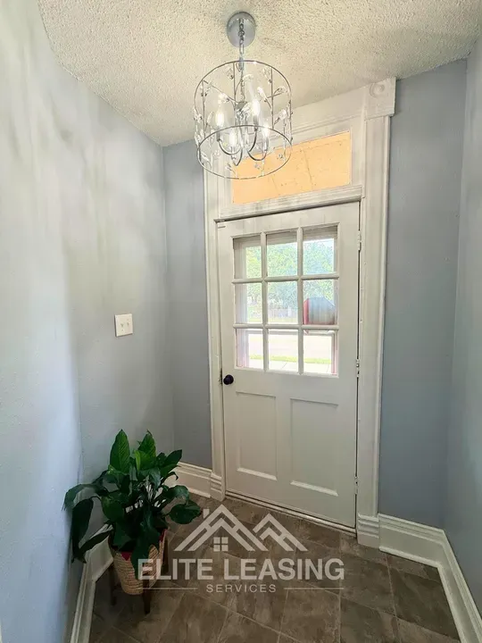 3 Bed 1 Bath Modern Contemporary Residence in Topeka, KS - 2