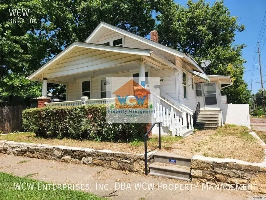 3 Bed 1 Bath Modern Contemporary Residence in Topeka, KS - 1