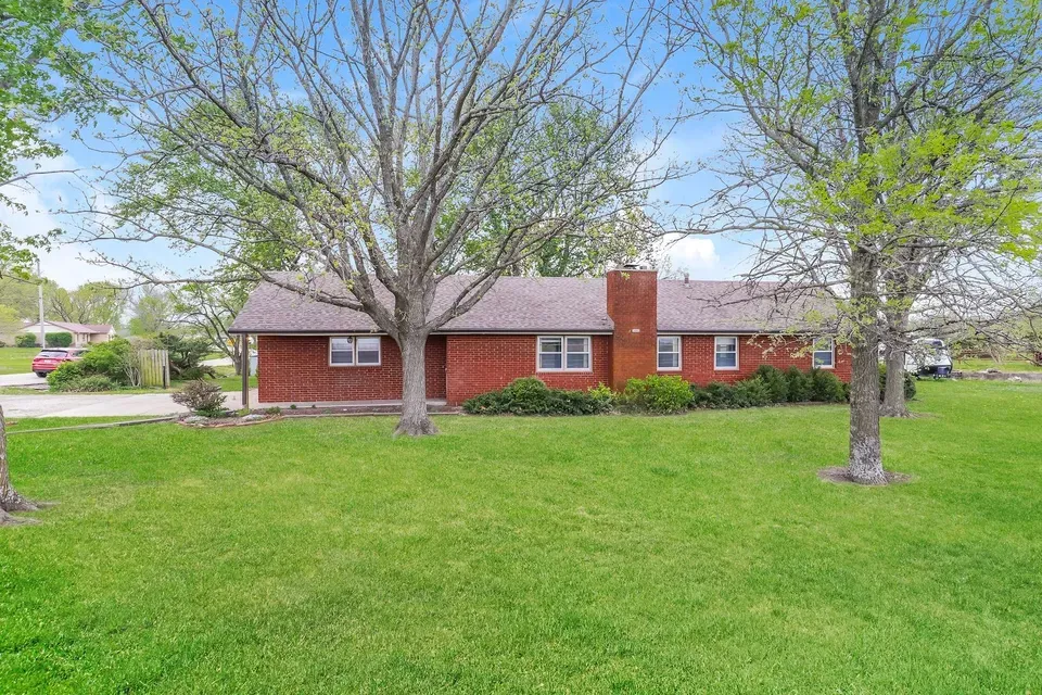 3 Bed 1 Bath Modern Contemporary Residence in Topeka, KS
