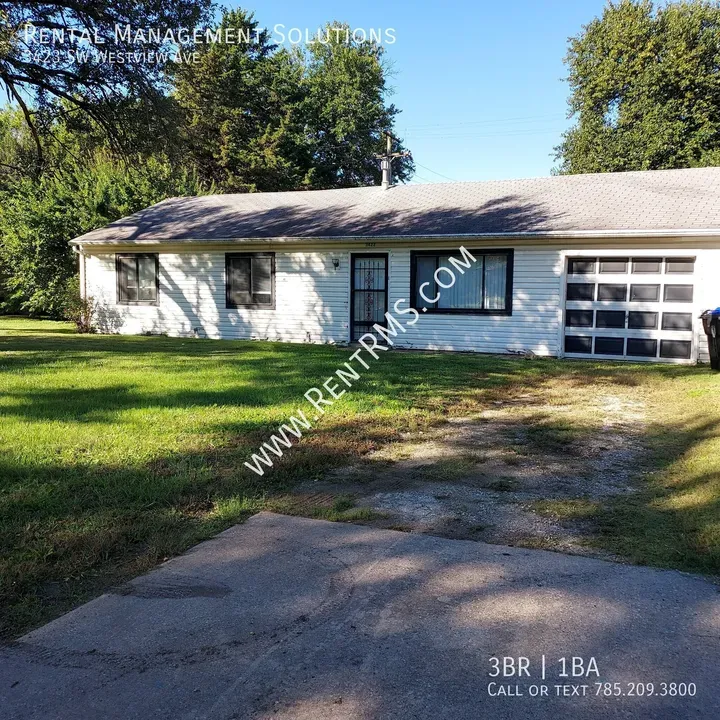 3 Bed 1 Bath Modern Contemporary Residence in Topeka, KS
