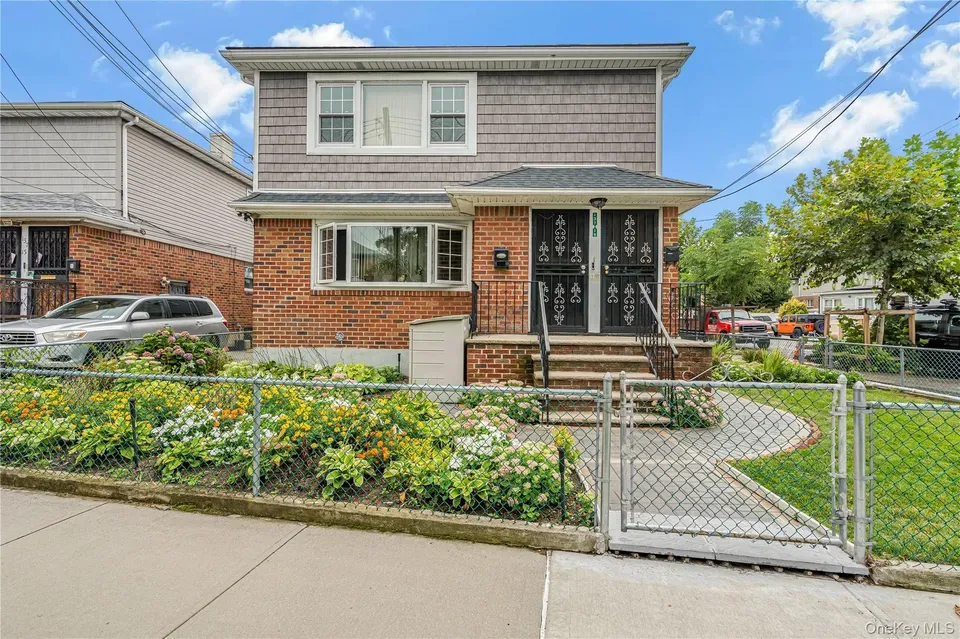 3 Bed 1 Bath Multi-Unit Residential Property in Queens, NY