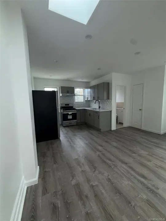 3 Bed 1 Bath Multi-Unit Residential Property in Queens, NY - 3