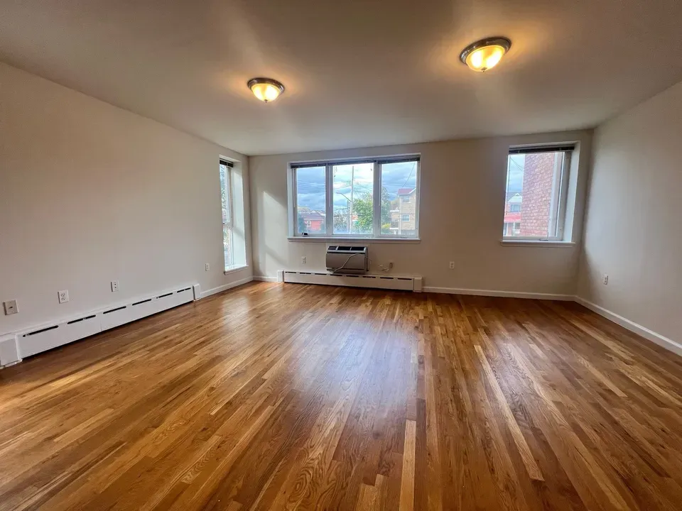3 Bed 1 Bath Multi-Unit Residential Property in Queens, NY - 5
