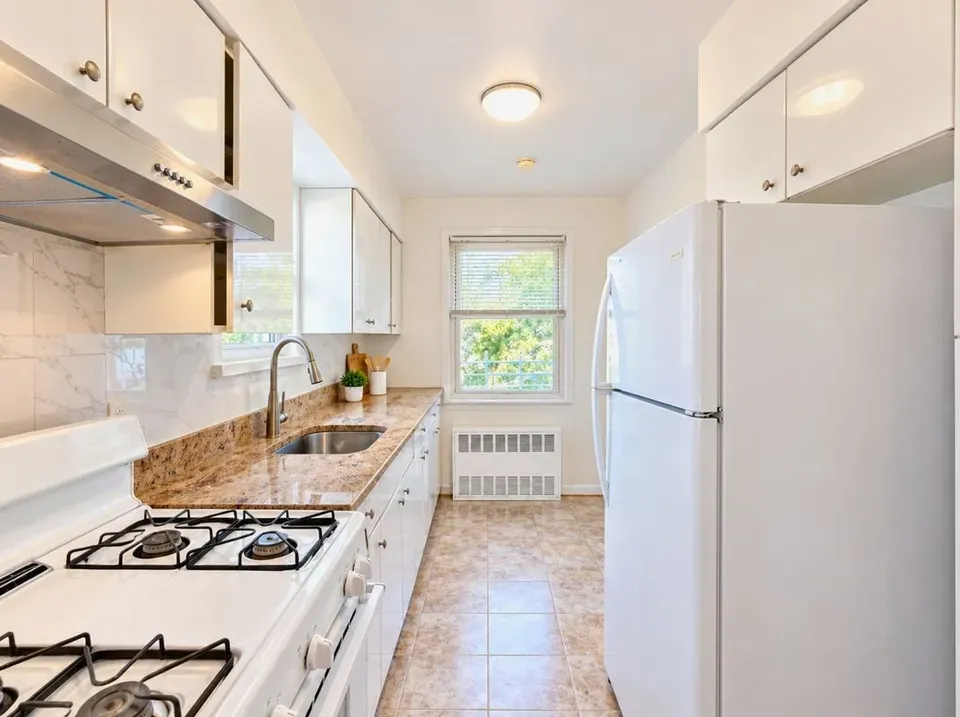 3 Bed 1 Bath Multi-Unit Residential Property in Queens, NY - 5