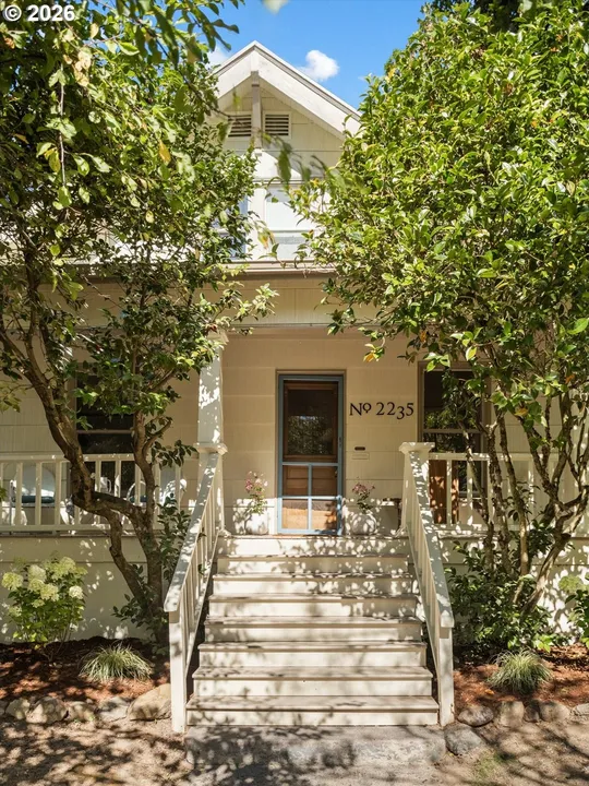 3 Bed 1 Bath Traditional Craftsman in Portland, OR