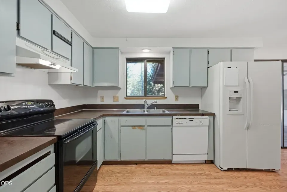 3 Bed 1 Bath Traditional Suburban Family Home in Bend, OR - 5