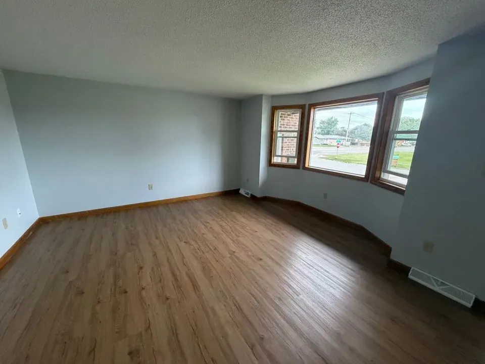 3 Bed 1 Bath Traditional Suburban Family Home in Buffalo, NY - 4