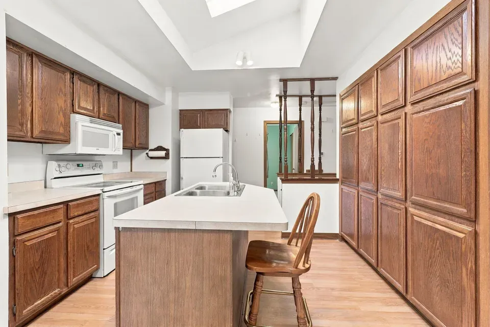 3 Bed 1 Bath Traditional Suburban Family Home in Kenosha, WI - 4