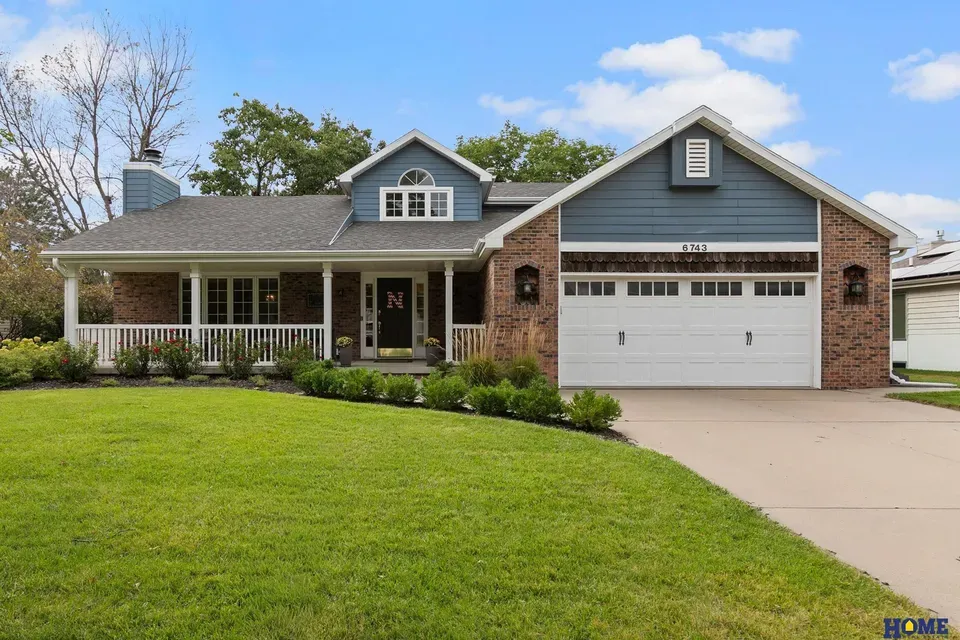 3 Bed 1 Bath Traditional Suburban Family Home in Lincoln, NE