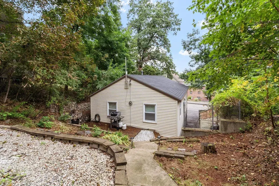 3 Bed 1 Bath Traditional Suburban Family Home in Manchester, NH - 3